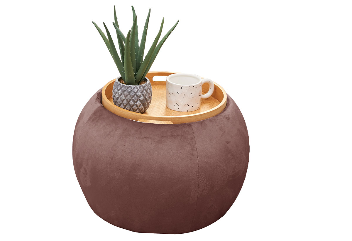 Το Σκαμπό Sfera σε ροζ απόχρωση μαζί με διακοσμητικά στοιχεία.